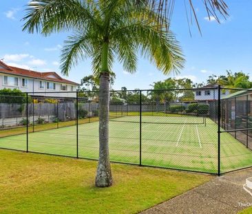 3 Bedrooms Resort Style Townhouse in Thorneside - Photo 1