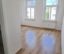 Schubertstr. 17, Wohnung 3 ~~~ Balkon, Bad mit Eckbadewanne und Dus... - Foto 1