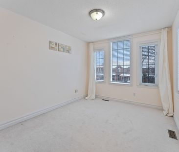 For Lease - 31 Craddock Street, Vaughan, Ontario - Photo 4