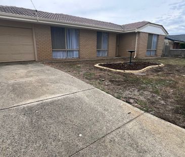 NEW Paint, NEW Carpet, NEW Kitchen, NEW FEEL - Photo 1