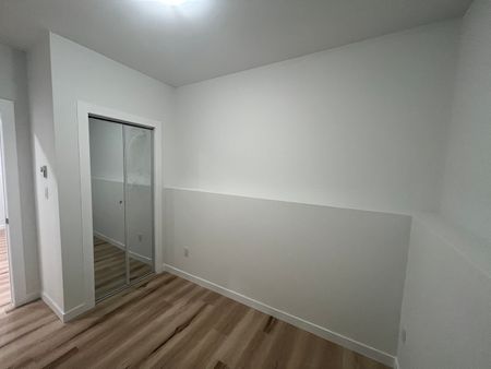 1 Bedroom Lower Unit in Brighton - Photo 2