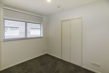 Inner City Apartment – Refurbished 3 bedroom, 1 bathroom - Photo 4