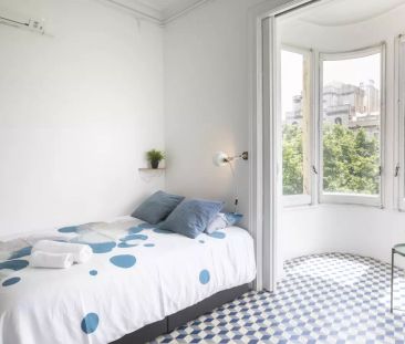 Airy room in 9-bedroom apartment in l'Eixample - Photo 6