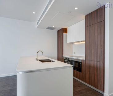 Luxuriously spacious two bedroom, two bathroom apartment in the Hun... - Photo 2