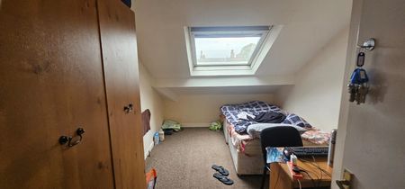 9 Bed - 36 Estcourt Terrace, Headingley, leeds - LS6 3EX - Student - Photo 3