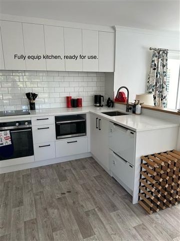 FULLY FURNISHED - GLENDOWIE - 2 BEDROOMS - 2 BATHROOMS - Photo 3