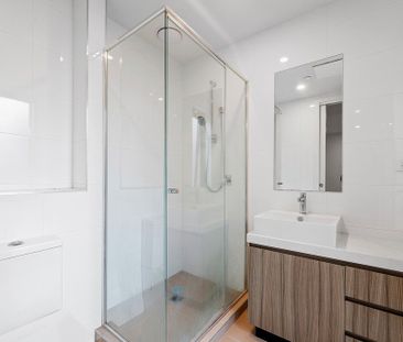 CHIC GROUND FLOOR LIVING IN ORMOND - Photo 5