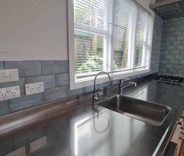 COSY THREE BEDROOM HOME - Photo 5