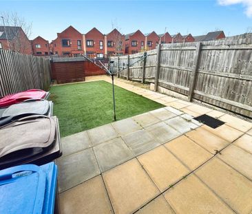 3 bedroom end of terrace house to rent - Photo 2