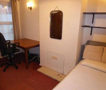 4 bedroom terraced house to rent - Photo 6