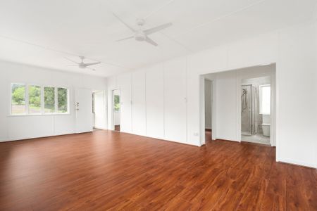 32 Stephenson Street, Sadliers Crossing QLD 4305 - House For Rent | Domain - Photo 3