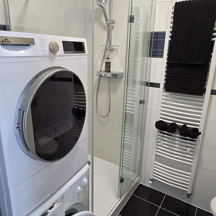 Pronájem moderního 1+kk s klimatizací v srdci Brna - Фото 1