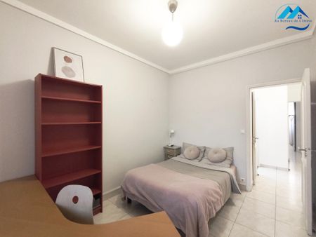 Location Appartement 3 pièces 78m² MARSEILLE 8ème - Photo 5