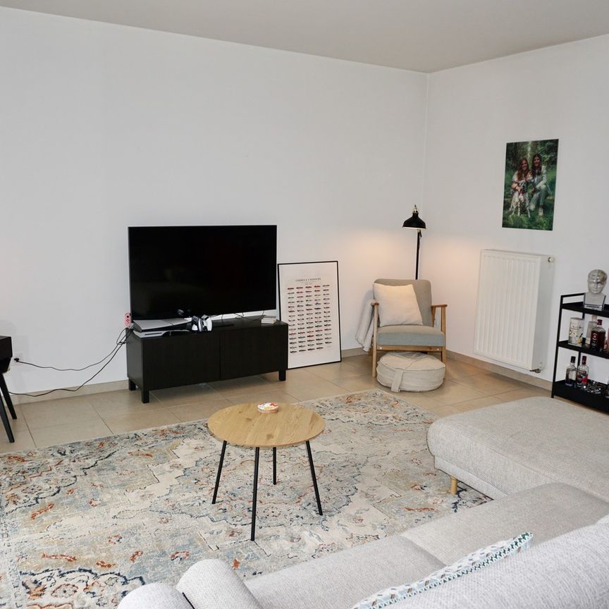 Recent appartement met 2 slaapk, terras en autostaanplaats. - Photo 1