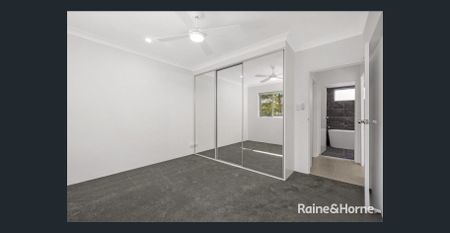 Charming Beachside Apartment for Rent - Photo 2