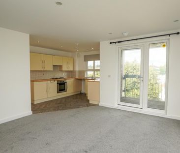 2 bed Apartment - Duplex for Rent - Photo 2