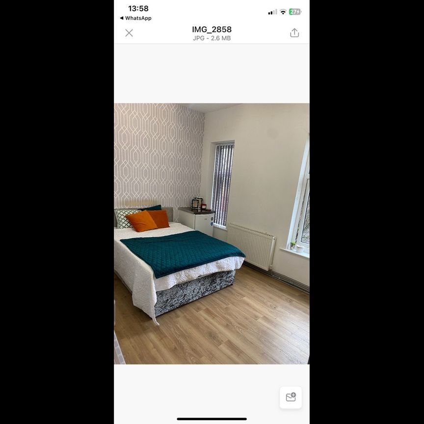 Room in a Shared House, Littleton Road, M6 - Photo 1