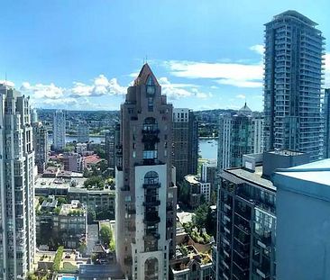 Lux sub-penthouse condo with amazing water views in Yaletown! - Photo 1