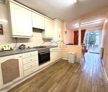 Terraced house to rent - Photo 4