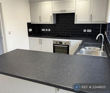 2 bedroom semi-detached house to rent - Photo 4