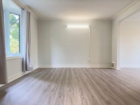 For Lease - 5672 Drummond Road, Niagara Falls, Ontario - Photo 2