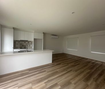 MODERN NEW TWO BEDROOM UNIT WITH TWO BATHROOMS - Photo 4