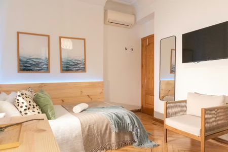 Calle Isabel La Católica, Madrid, Community of Madrid 28013 - Photo 3