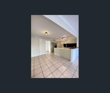 Family Home - Photo 6