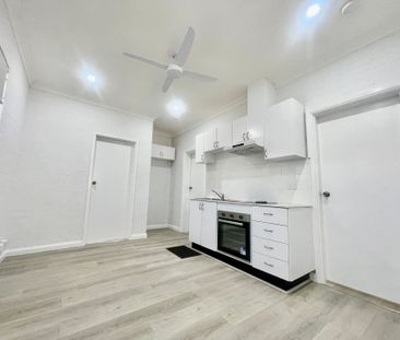 Charming Granny Flat in a Prime Location - Photo 3