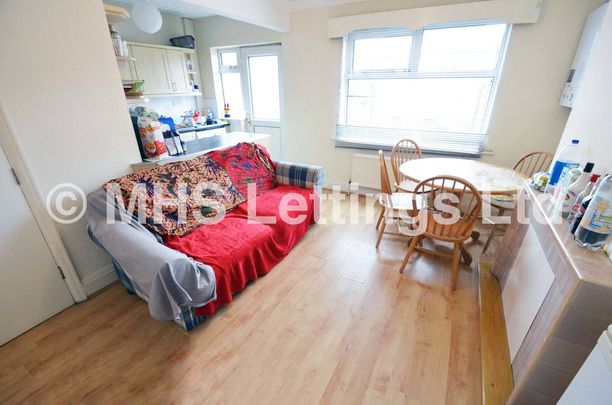 3 Bedroom Mid Terraced House for rent in Mayville Avenue - Photo 1
