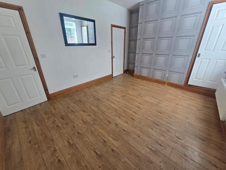 3 bedroom terraced house to rent - Photo 2