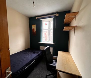 Room in a Shared House, Kedleston Avenue, M14 - Photo 3