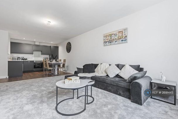 2 bedroom flat to rent - Photo 1