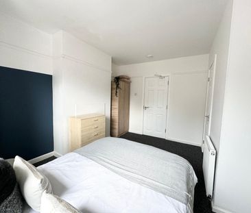 Room in a Shared House, Burlington Road, SO15 - Photo 6