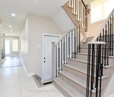 Detached Home For Lease | X8133840 - Photo 1