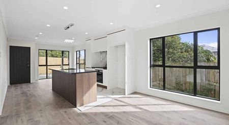 New 3 bedroom house Mangere - Photo 2