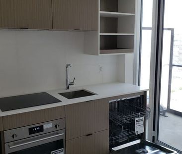 Bachelor condo Toronto - Photo 6