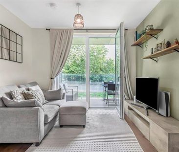 Riverside View, Reading, RG1 6FF - Photo 1