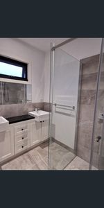 Affordable Spacious home Close to Springvale Station! - Photo 3
