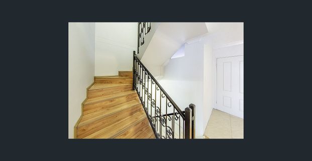 Spacious Townhouse With Everything Nearby - Photo 1