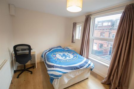 4 bedroom terraced house to rent - Photo 3