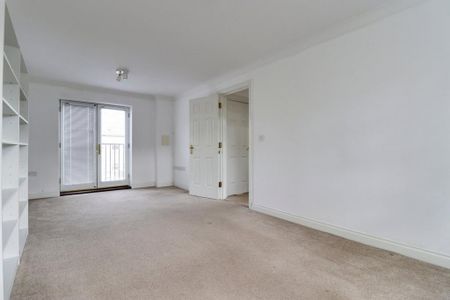 4 bedroom detached house to rent - Photo 3