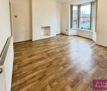 3 bedroom end of terrace house to rent - Photo 2