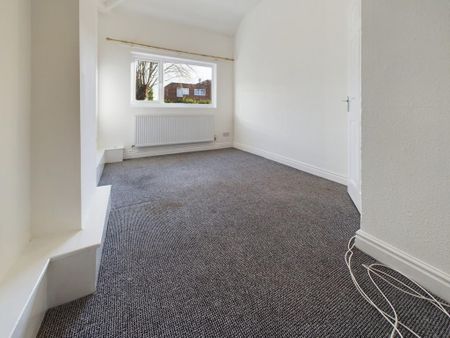 2 bedroom ground floor flat to rent - Photo 2