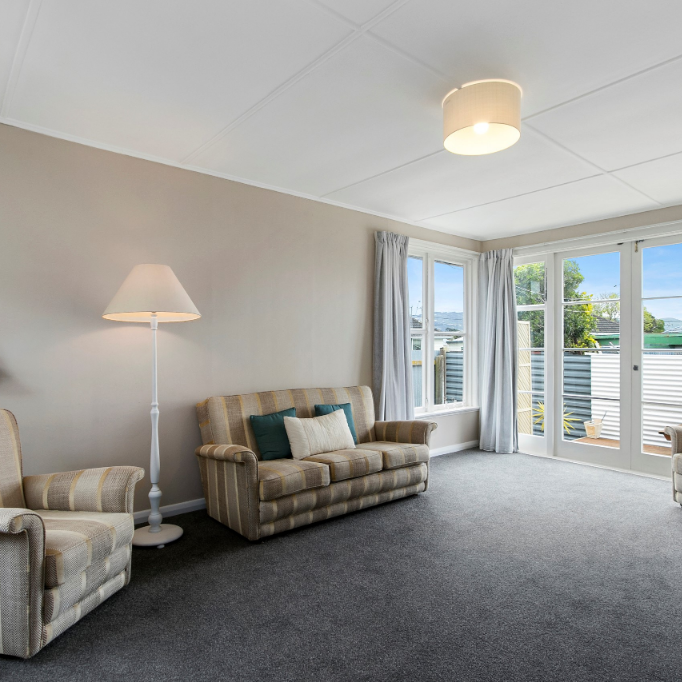 Sunny 3 bedroom home. - Photo 1