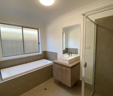 Three Bedroom Home In Munno Para West! - Photo 4
