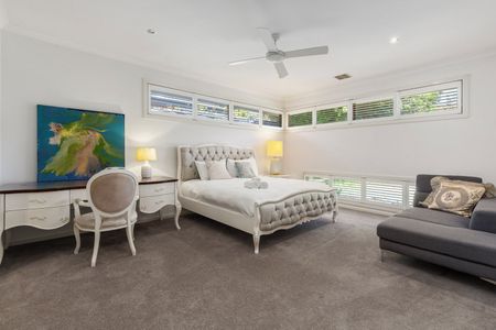 SPACE, STYLE & SEAMLESS INDOOR-OUTDOOR LIVING - UNFURNISHED OR FURNISHED - Photo 4