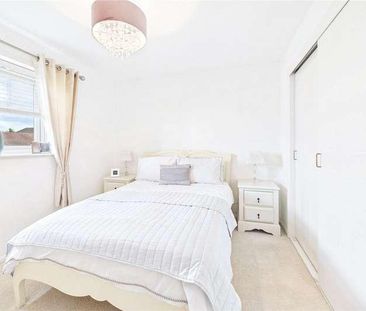 Lyon Close, Maidenbower, Crawley, West Sussex, RH10 - Photo 5