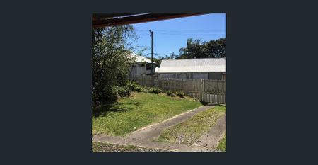 Great location, walking distance to Toowong Village, Train Station, Bus, Local shops and restaurants - Photo 4