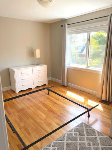 For Lease - 1052 FISHER Avenue, Carlington - Central Park, Ontario - Photo 2